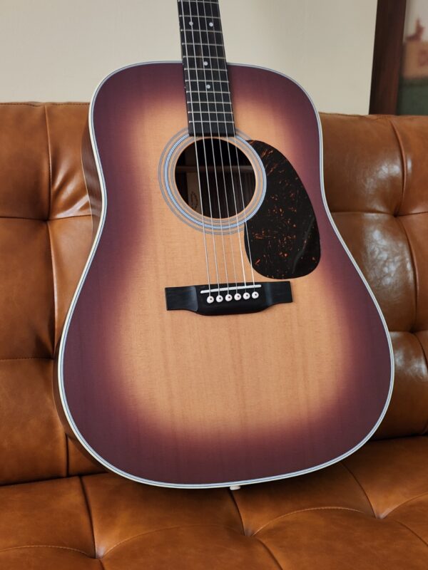 Martin D28 Satin Amberburst w/case