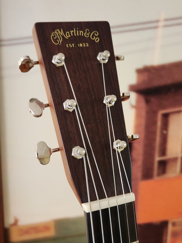 Martin D28 Satin Amberburst w/case - Image 3