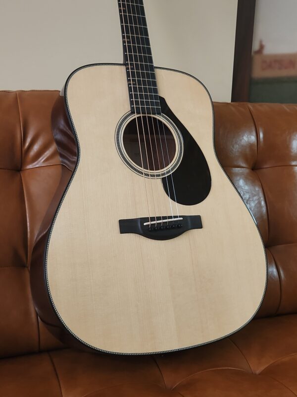 Yamaha FG9 M (Mahogany)