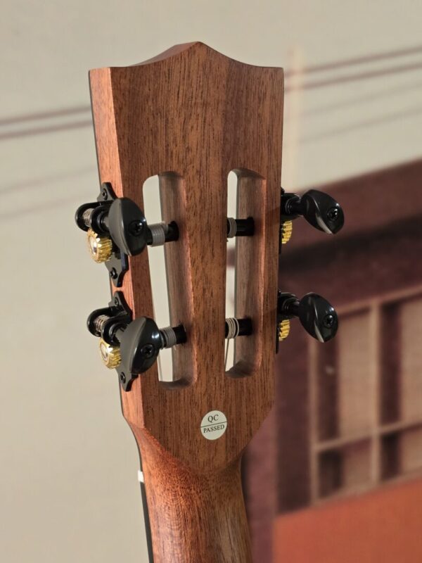 Kala Contour All Solid Gloss Spruce/Rosewood Baritone Ukulele w/bag - Image 4