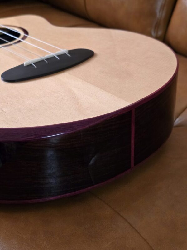 Kala Contour All Solid Gloss Spruce/Rosewood Baritone Ukulele w/bag - Image 6
