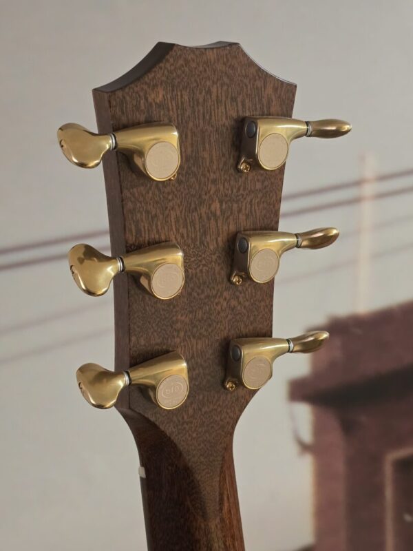 Taylor 2012 X-Braced 914ce w/case Consignment - Image 4