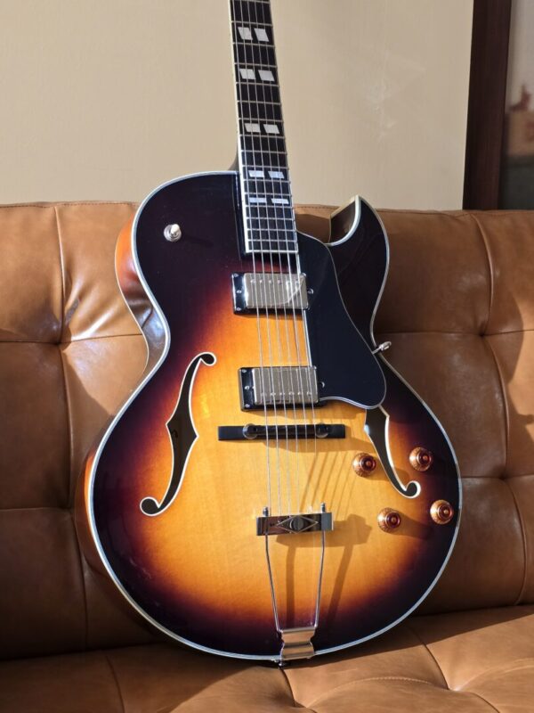 Eastman Archtop Used AR372CE-SB