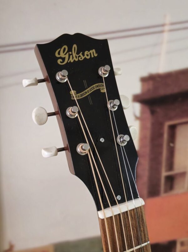 Gibson J-45 Vintage w/case consignment - Image 3
