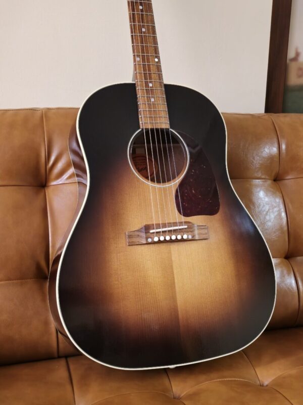 Gibson J-45 Vintage w/case consignment