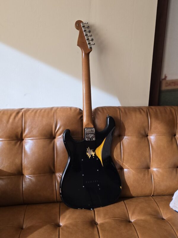 Fender Ltd Dual Maq II Strat Relic® 2022 consignment - Image 2