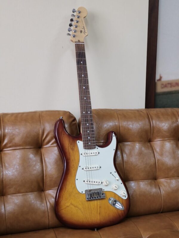 American Deluxe Ash Stratocaster Used Guitar w/case