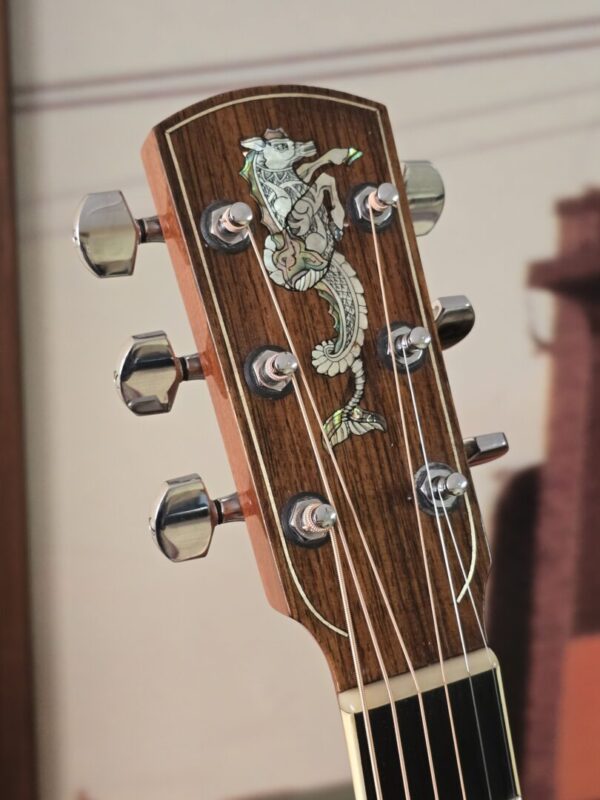 1983 Larrivee 'Seahorse' L-28 Deluxe w/original case consignment - Image 3