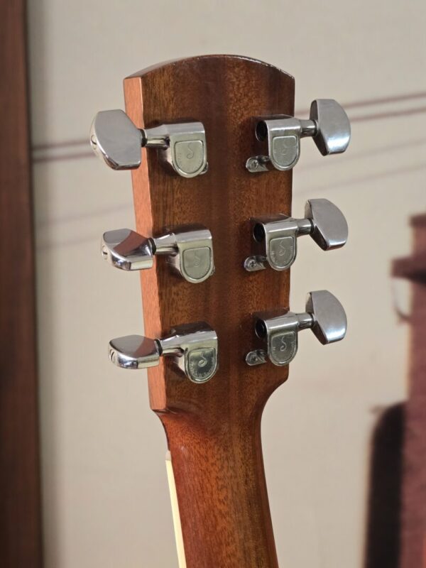 1983 Larrivee 'Seahorse' L-28 Deluxe w/original case consignment - Image 4