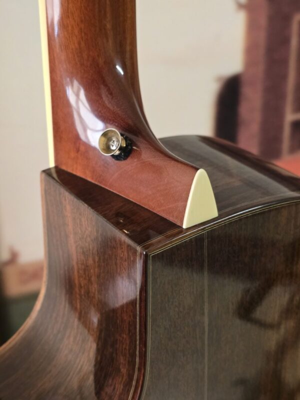 1983 Larrivee 'Seahorse' L-28 Deluxe w/original case consignment - Image 5