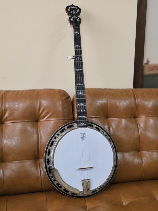 Used Deering Sierra 5 String Banjo w/case Consignment