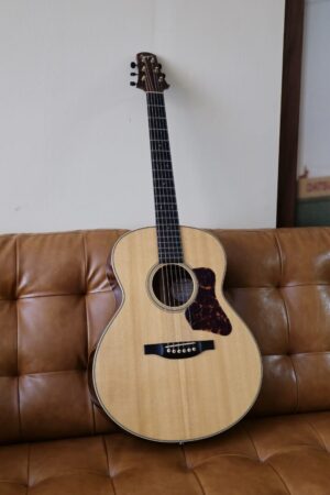 Bourgeois Small Jumbo Custom w/case Consignment