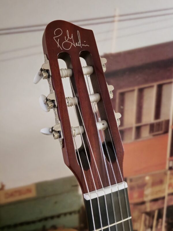 Godin Multiac Grand Concert Deluxe w/bag Consignment - Image 3