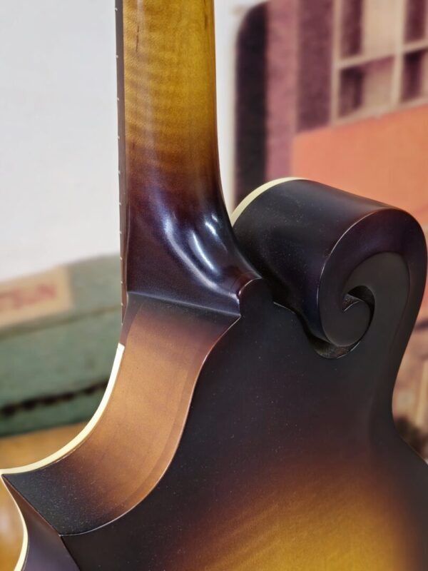 Gibson 2014 Dave Harvey F9 Mandolin w/case Consignment. - Image 5