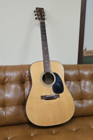 1999 Martin D-18 w/case