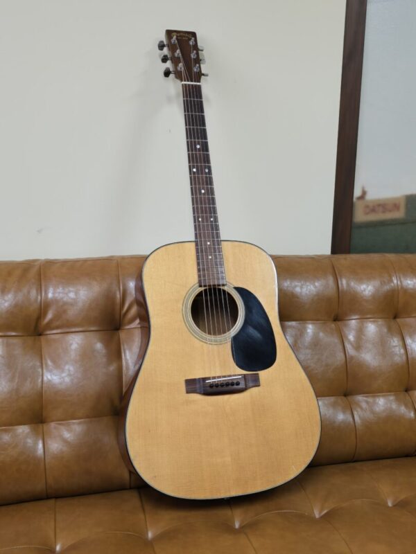 1999 Martin D-18 w/case